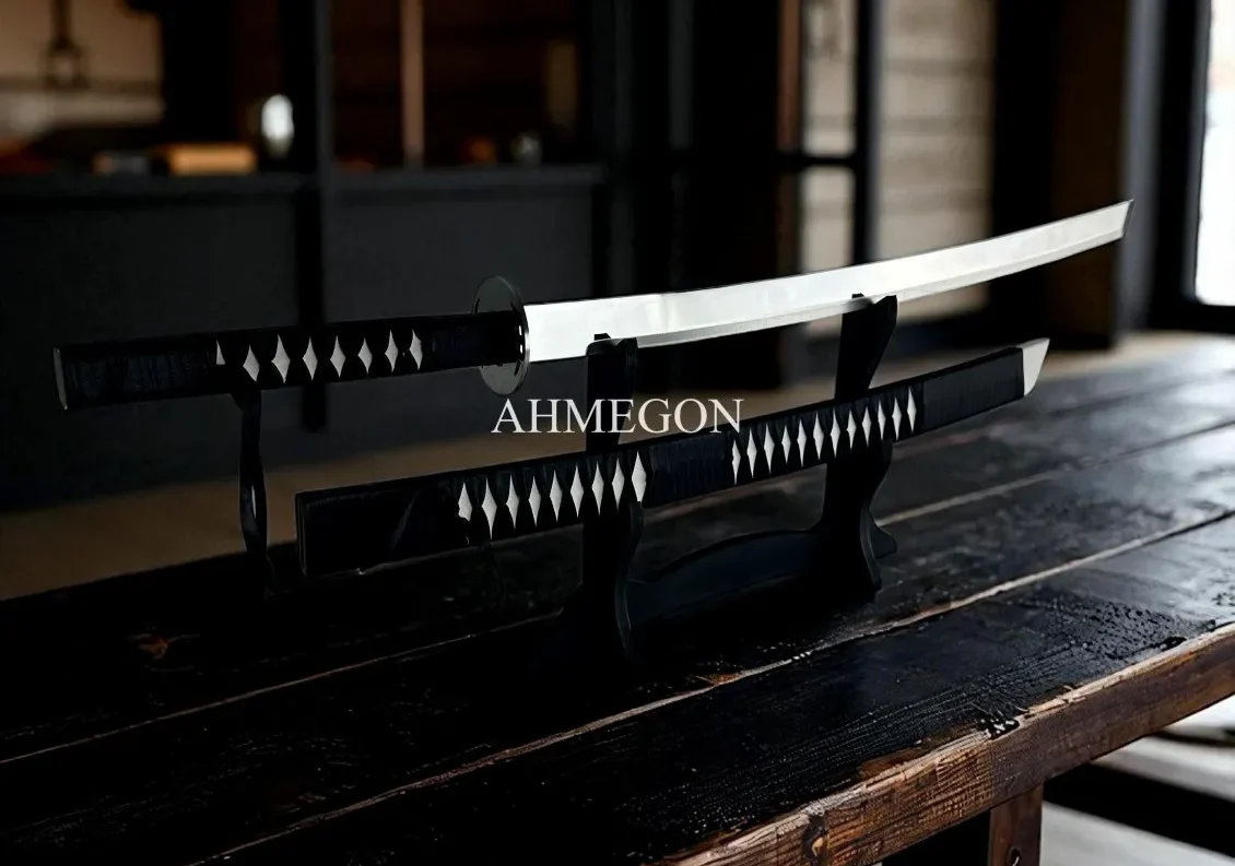 Ahmegon.com: Özel Günler İçin Kılıç, Katana ve Miğfer Hediye Rehberi